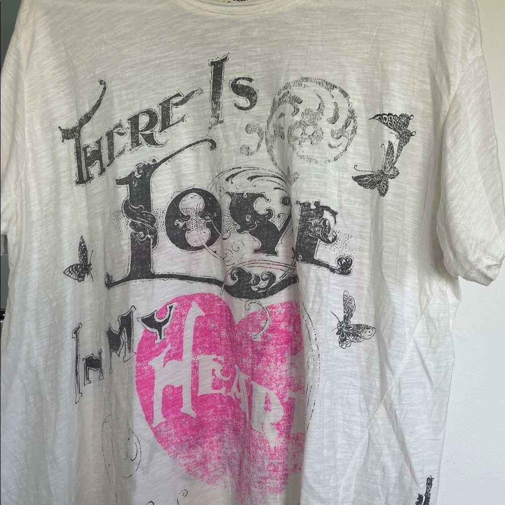 Magnolia Pearl Aura Love Tee - Picture 5 of 9
